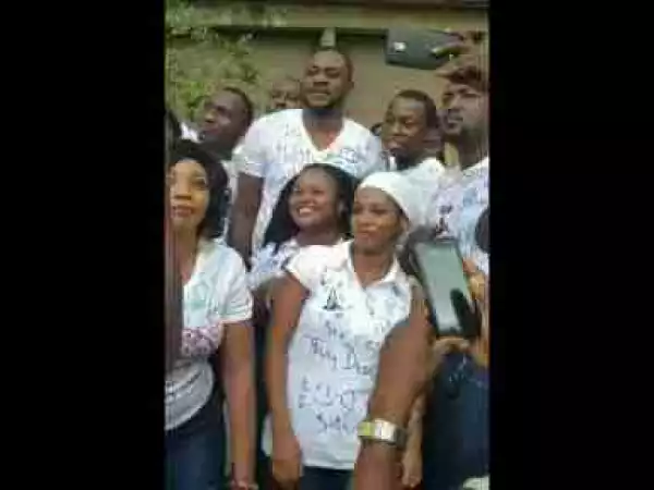 Video: Watch Odunlade Adekola Signing Out Ceremony at UNILAG, Celebrates With His Course Mate